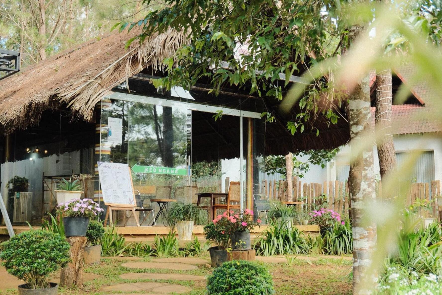 S'Nghe Homestay Mang Den Kon Von Kla Exteriör bild